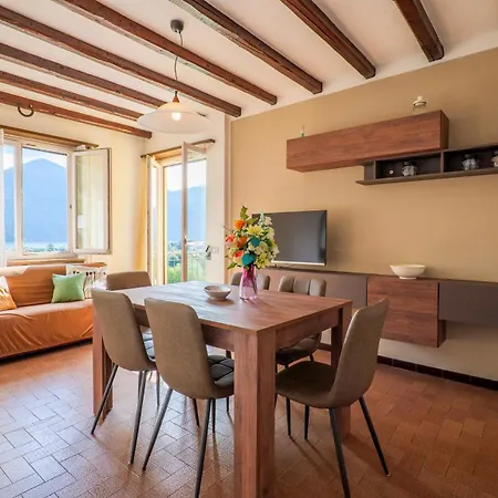 Rosanna Apartment